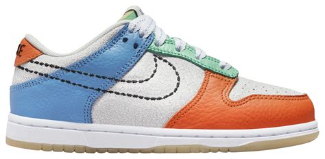 foot locker nike dunk low.